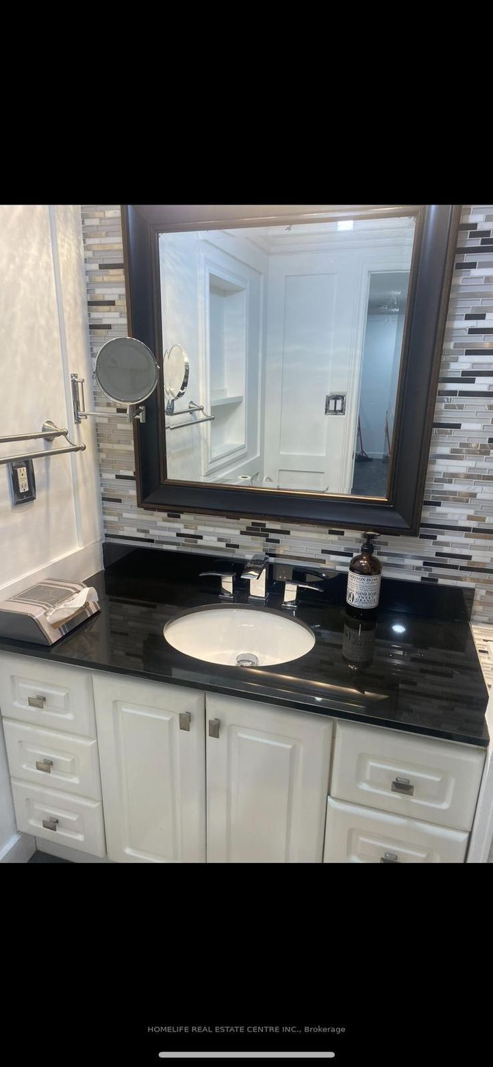 Photo 6 at 38 Dunvegan Crescent, Fletcher's Meadow, Brampton