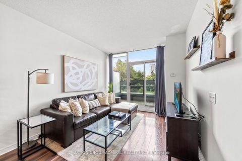 Photo 4 at 210 - 51 Lower Simcoe Street, Waterfront Communities C1, Toronto