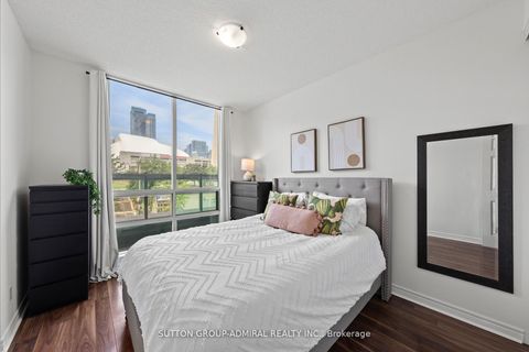 Photo 16 at 210 - 51 Lower Simcoe Street, Waterfront Communities C1, Toronto