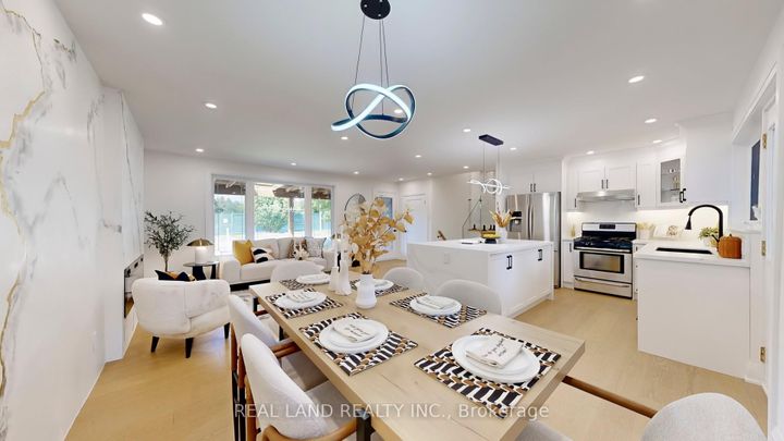 Photo 11 at 38 Cresthaven Drive, Hillcrest Village, Toronto