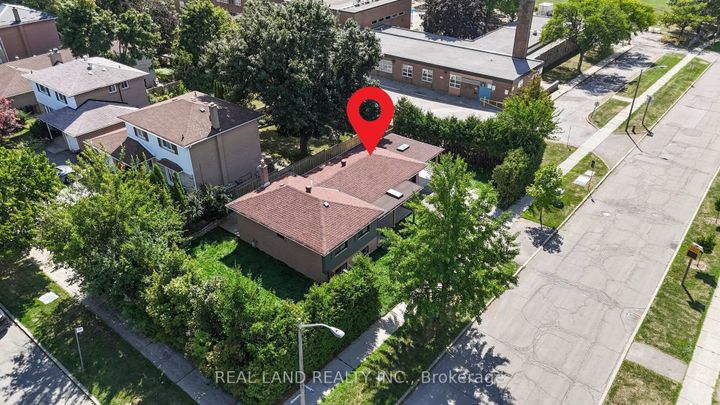 Photo 39 at 38 Cresthaven Drive, Hillcrest Village, Toronto