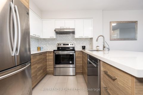 Photo 2 at 907 - 18 Spring Garden Avenue, Willowdale East, Toronto