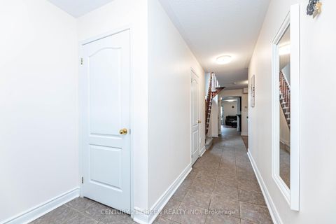 Photo 5 at 18 Summit Drive, Vellore Village, Vaughan