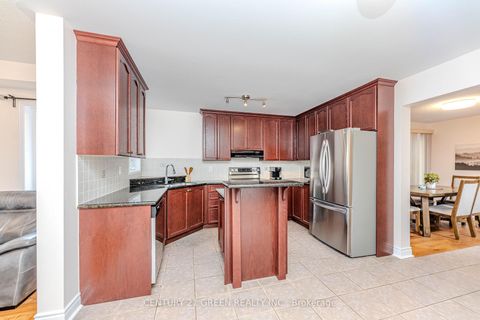 Photo 12 at 18 Summit Drive, Vellore Village, Vaughan
