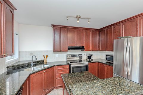 Photo 14 at 18 Summit Drive, Vellore Village, Vaughan