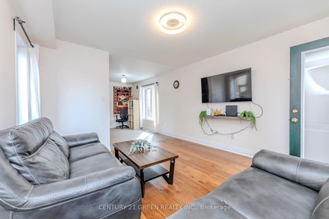 Photo 20 at 18 Summit Drive, Vellore Village, Vaughan
