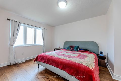 Photo 27 at 18 Summit Drive, Vellore Village, Vaughan