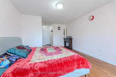 Photo 29 at 18 Summit Drive, Vellore Village, Vaughan