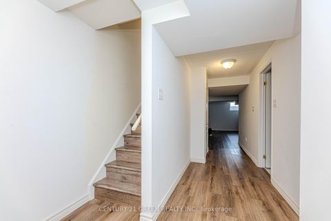 Photo 41 at 18 Summit Drive, Vellore Village, Vaughan