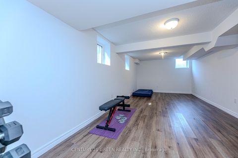 Photo 44 at 18 Summit Drive, Vellore Village, Vaughan