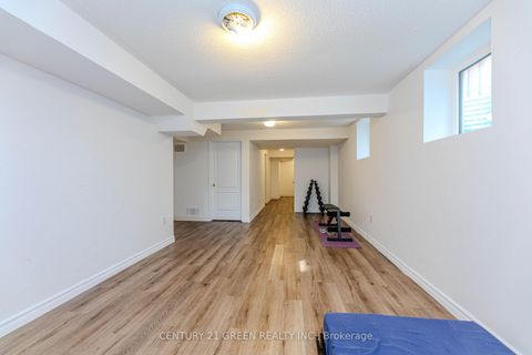 Photo 45 at 18 Summit Drive, Vellore Village, Vaughan