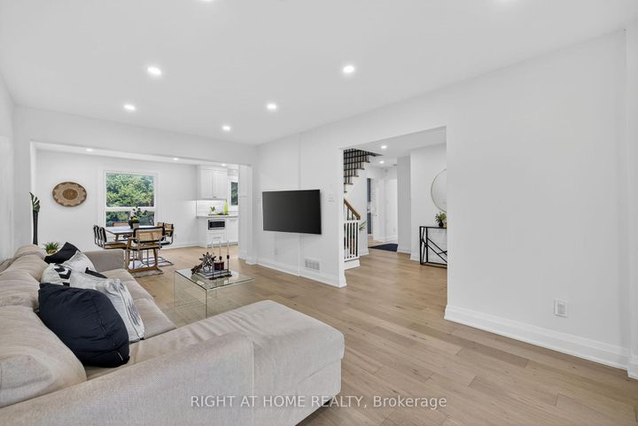Photo 6 at 16 Mayvern Crescent, North Richvale, Richmond Hill