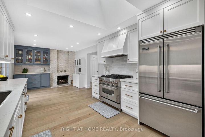 Photo 11 at 16 Mayvern Crescent, North Richvale, Richmond Hill