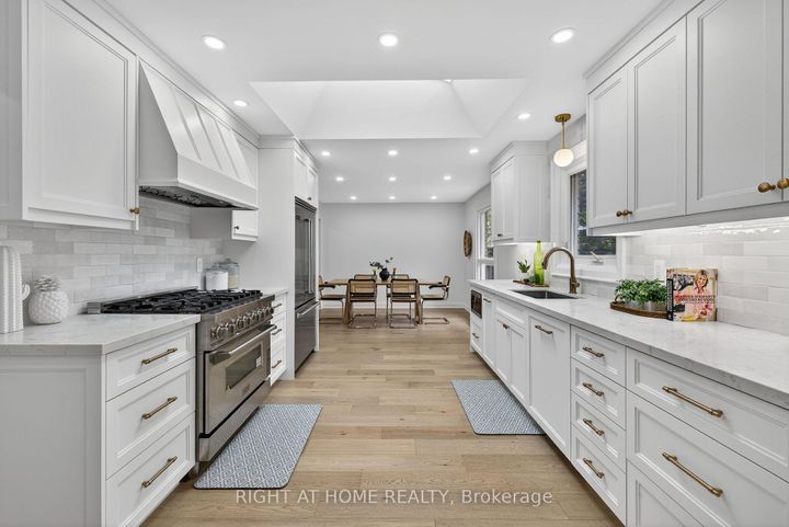 Photo 13 at 16 Mayvern Crescent, North Richvale, Richmond Hill