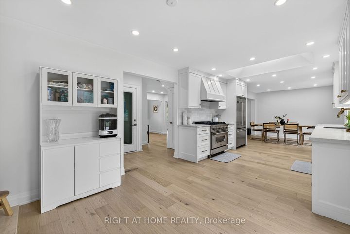 Photo 17 at 16 Mayvern Crescent, North Richvale, Richmond Hill