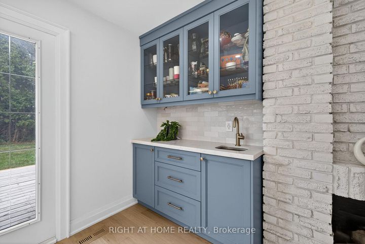 Photo 19 at 16 Mayvern Crescent, North Richvale, Richmond Hill