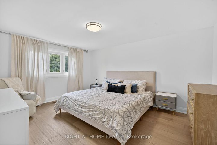 Photo 26 at 16 Mayvern Crescent, North Richvale, Richmond Hill
