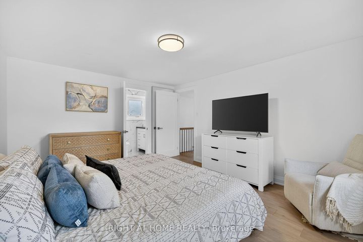 Photo 28 at 16 Mayvern Crescent, North Richvale, Richmond Hill