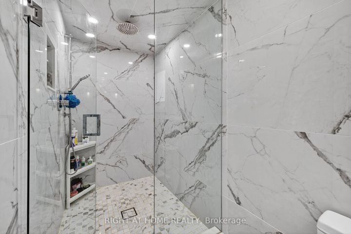 Photo 30 at 16 Mayvern Crescent, North Richvale, Richmond Hill