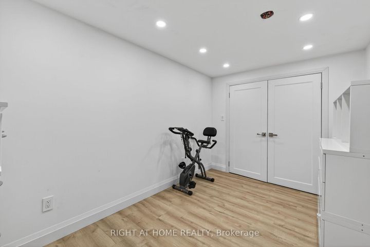 Photo 35 at 16 Mayvern Crescent, North Richvale, Richmond Hill