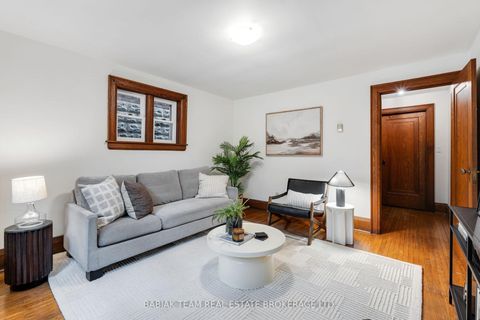 Photo 5 at 8 Grenadier Ravine Drive, Swansea, Toronto