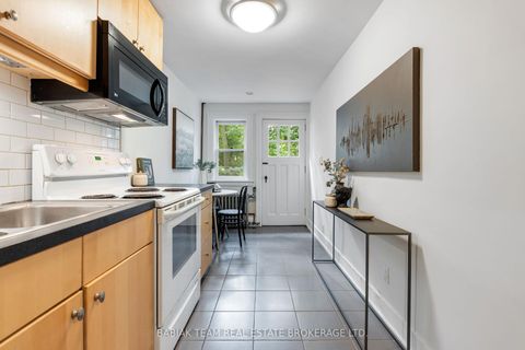 Photo 8 at 8 Grenadier Ravine Drive, Swansea, Toronto