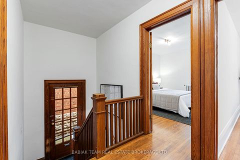 Photo 10 at 8 Grenadier Ravine Drive, Swansea, Toronto