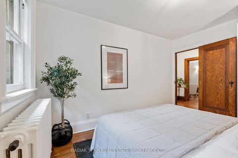 Photo 18 at 8 Grenadier Ravine Drive, Swansea, Toronto