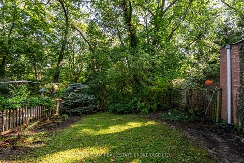 Photo 23 at 8 Grenadier Ravine Drive, Swansea, Toronto