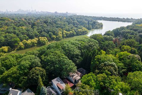Photo 27 at 8 Grenadier Ravine Drive, Swansea, Toronto