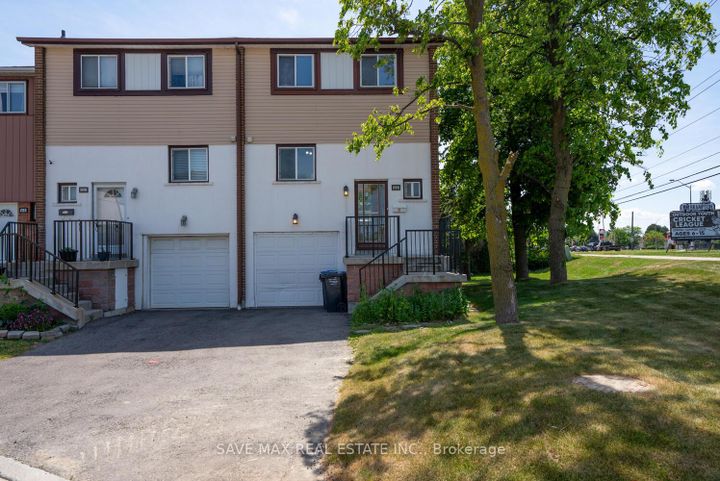 Photo 1 at 62 Moregate Crescent, Central Park, Brampton