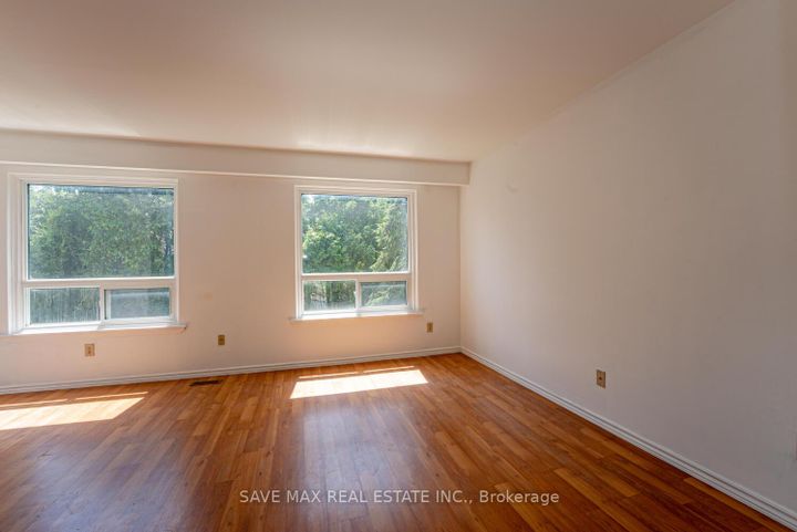 Photo 4 at 62 Moregate Crescent, Central Park, Brampton