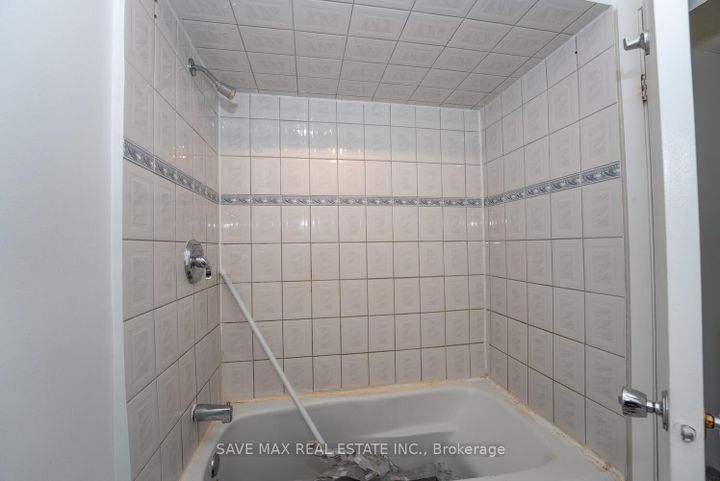 Photo 18 at 62 Moregate Crescent, Central Park, Brampton