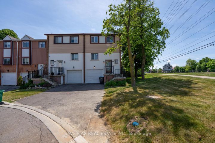 Photo 47 at 62 Moregate Crescent, Central Park, Brampton