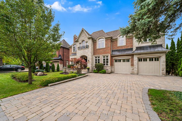 Photo 1 at 38 Park Crescent, Oak Ridges Lake Wilcox, Richmond Hill