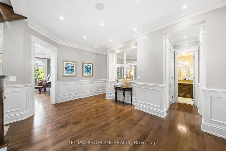 Photo 5 at 38 Park Crescent, Oak Ridges Lake Wilcox, Richmond Hill