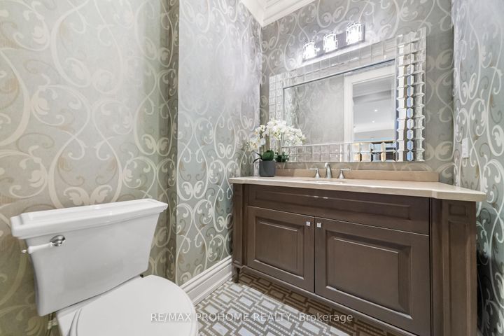 Photo 21 at 38 Park Crescent, Oak Ridges Lake Wilcox, Richmond Hill