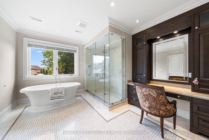 Photo 32 at 38 Park Crescent, Oak Ridges Lake Wilcox, Richmond Hill