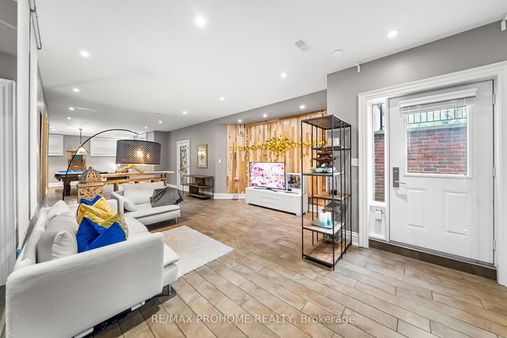 Photo 43 at 38 Park Crescent, Oak Ridges Lake Wilcox, Richmond Hill