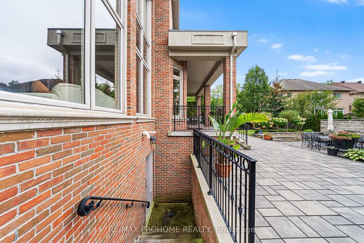 Photo 49 at 38 Park Crescent, Oak Ridges Lake Wilcox, Richmond Hill