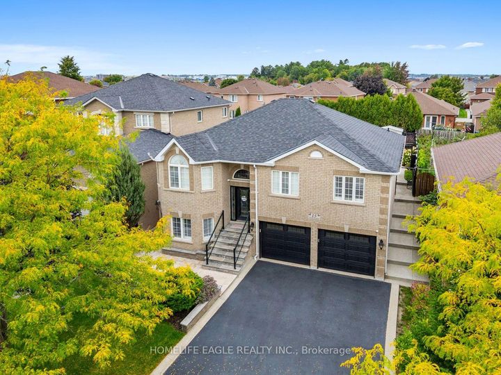 Photo 1 at 15 Eve Court, Bradford, Bradford West Gwillimbury