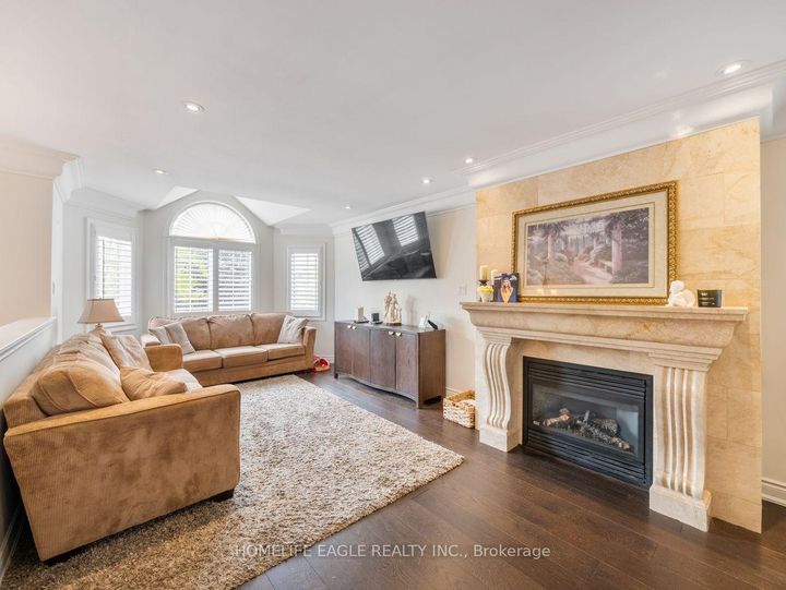 Photo 7 at 15 Eve Court, Bradford, Bradford West Gwillimbury