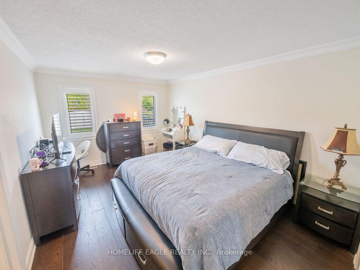 Photo 10 at 15 Eve Court, Bradford, Bradford West Gwillimbury