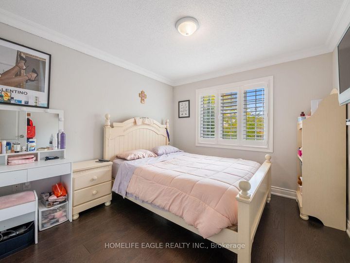 Photo 12 at 15 Eve Court, Bradford, Bradford West Gwillimbury