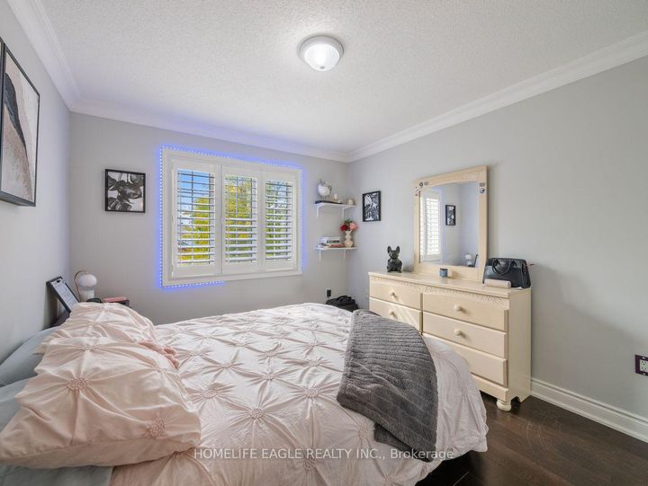 Photo 13 at 15 Eve Court, Bradford, Bradford West Gwillimbury