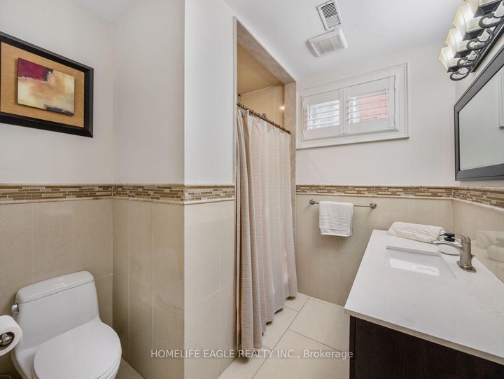 Photo 20 at 15 Eve Court, Bradford, Bradford West Gwillimbury