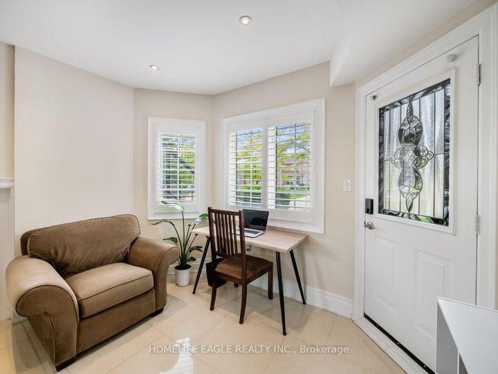 Photo 23 at 15 Eve Court, Bradford, Bradford West Gwillimbury
