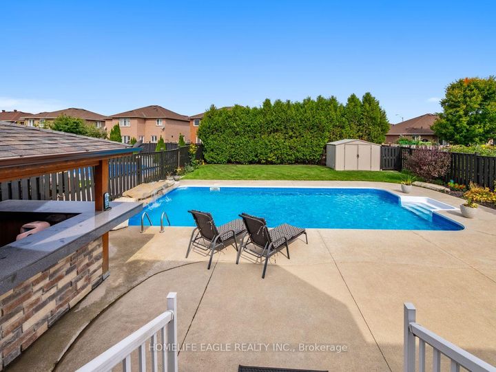 Photo 29 at 15 Eve Court, Bradford, Bradford West Gwillimbury