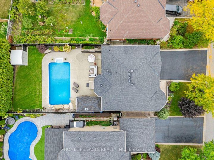 Photo 30 at 15 Eve Court, Bradford, Bradford West Gwillimbury