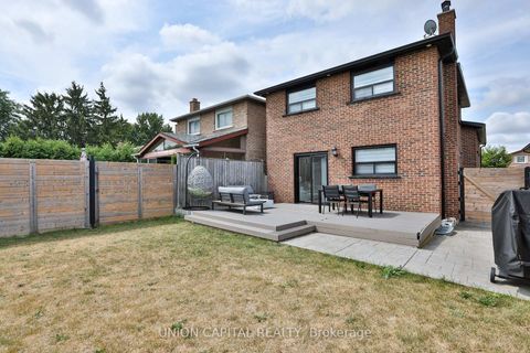 Photo 37 at 21 Avon Crescent, East Woodbridge, Vaughan